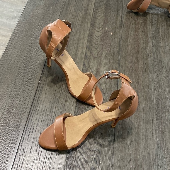 NWT BURJU Zoe True Nude shade 6 Classic Strappy Heeled Sandals | size 7 - Picture 3 of 10